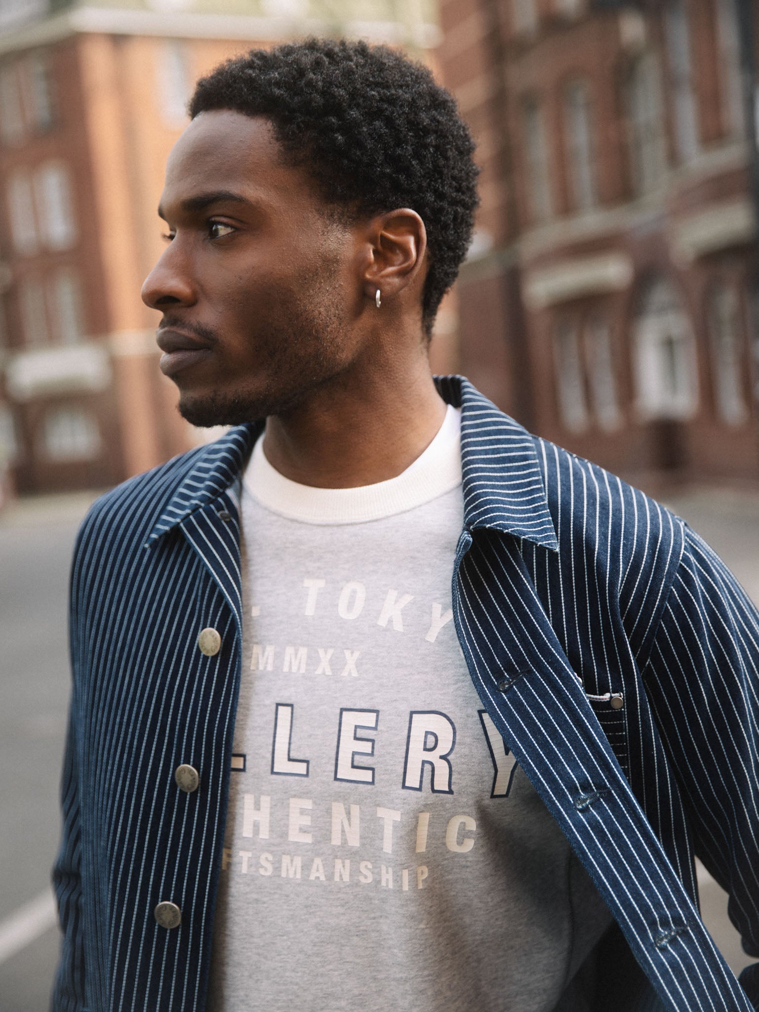 Modelshot / Dark Blue / Detail